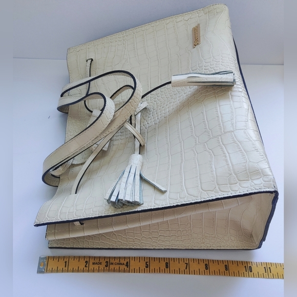 Persaman New York Cream Tote Bag - Picture 11 of 12